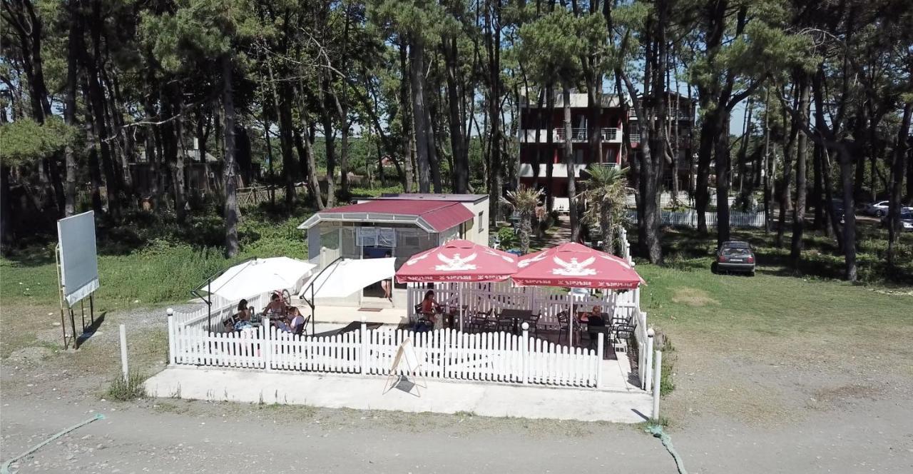 Guest House Guriani غريغوليتي المظهر الخارجي الصورة